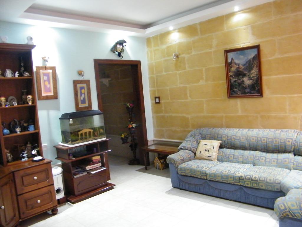 Nocturne Family House Apartment Paola Exterior foto