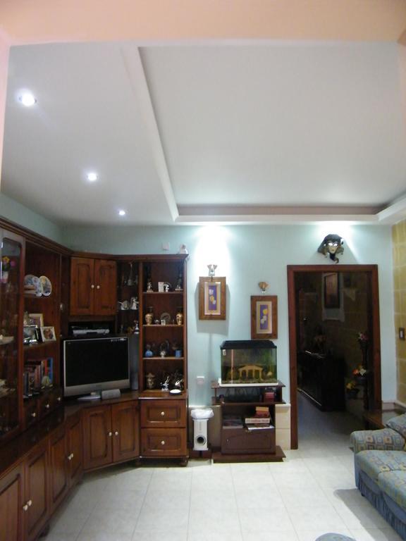 Nocturne Family House Apartment Paola Exterior foto