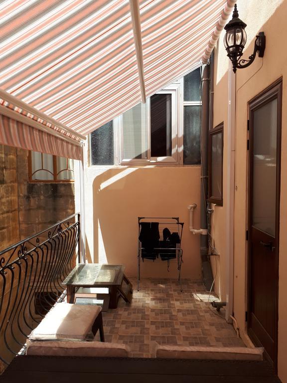 Nocturne Family House Apartment Paola Exterior foto
